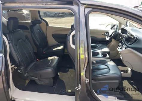 2021 Chrysler Pacifica Touring L z USA, uszkodzony, nr VIN 2C4RC1BGXMR552857